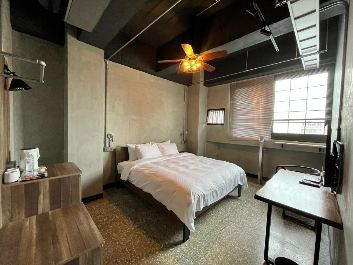 The Retro Tai-Pan Hotell Tainan Eksteriør bilde